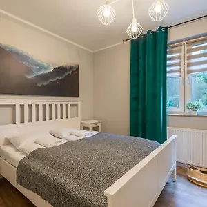 https://rentplanet-apartamenty-izerska.szklarskaporebahotels.net